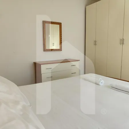 アパート Homiday - Residenza Ingrid *